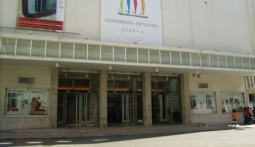 Secretárias da Assembleia Municipal de Lisboa ganham mais do que os médicos