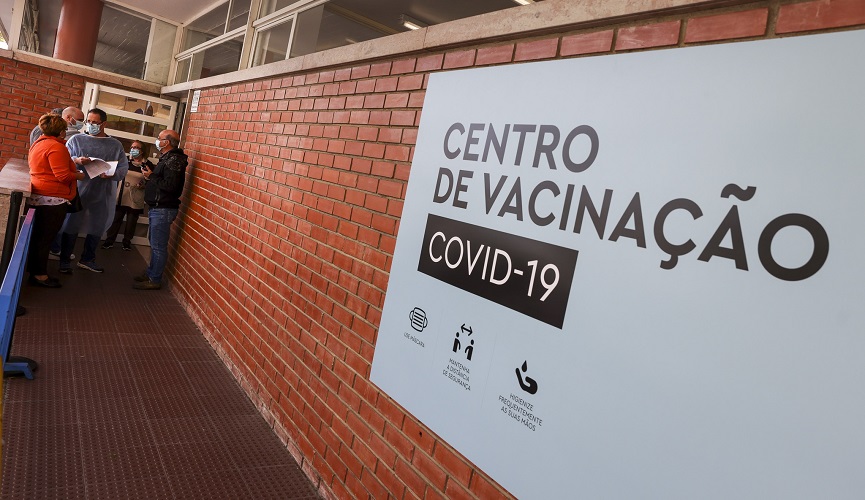 Vacinação COVID-19: o viés do risco zero e os jacarés empalhados