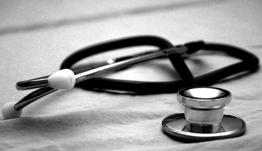 Rádio Comercial: Médicos acusam ministro de ter “desistido de ser ministro”