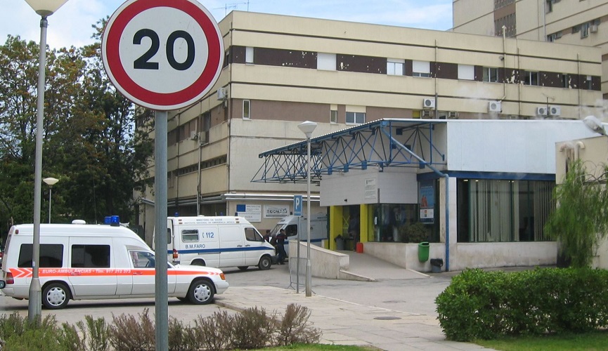 Público: Restam sete de 23 ortopedistas em Faro. Raul Contreiras, pastor, paga a fatura