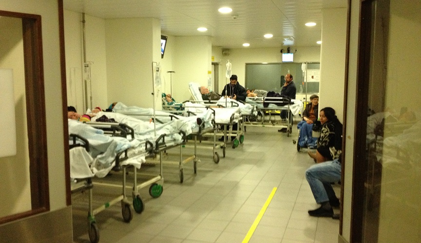 Jornal i: Gripe. Falta de médicos e excesso de doentes deixam hospitais sobrelotados