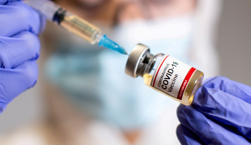 Faltam vacinas para profissionais de saúde, sobra em propaganda do Governo